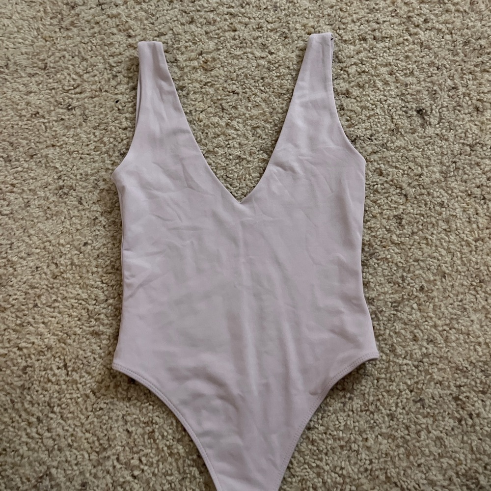 Aritzia babaton bodysuit